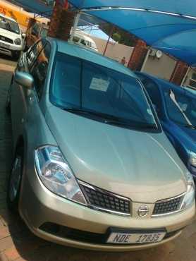 2011 nissan tiida 1.6 visia sedan