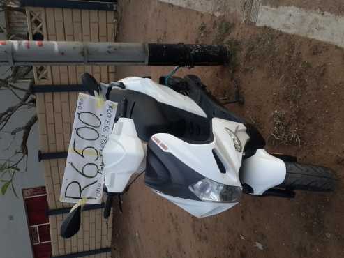 2011 Scooter 150cc - Very Good Condition