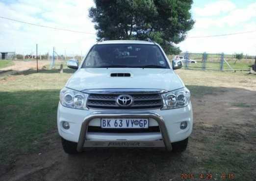 2011 TOYOTA FORTUNER