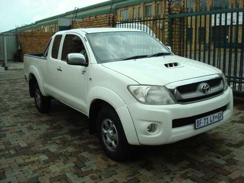 2011 toyota hilux 3.0d-4d raider 4x4 extra cab