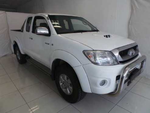 2011 Toyota Hilux 3.0d-4d Raider Xtra Cab Pu Sc for sale in Gauteng