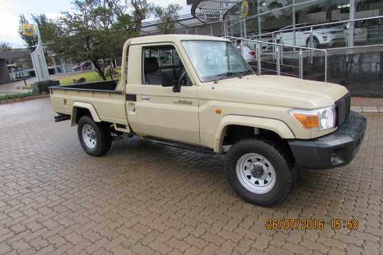 2011 Toyota Land cruiser   79 Pick up