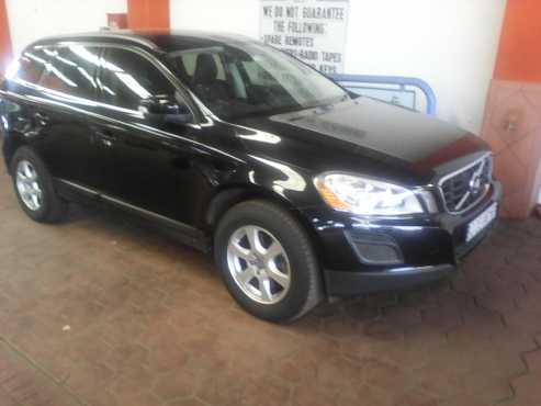 2011 Volvo XC60 2.0l 99 000km R229 900