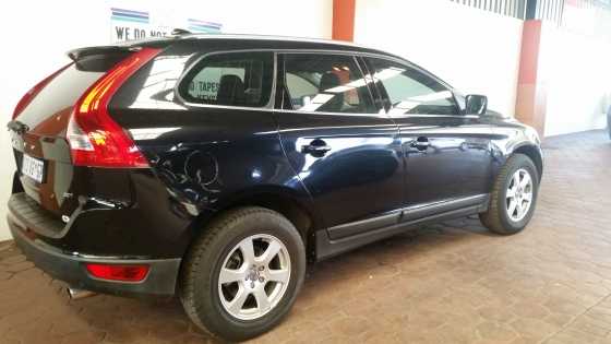 2011 Volvo XC60, 2.0T AUTOMATIC SUV for sale Full service history - 98 000kms Black Leather Interior