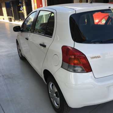 2011 White Toyota Yaris Zen3