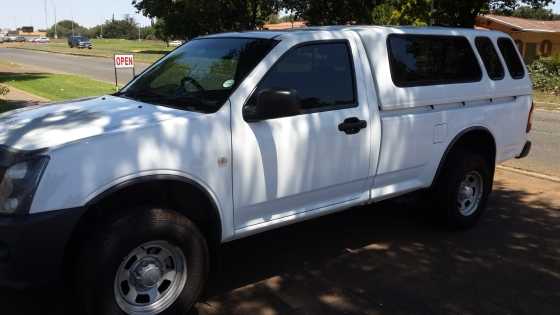 2012 Isuzu KB Dteq LWB 2.5 48000km. Manual