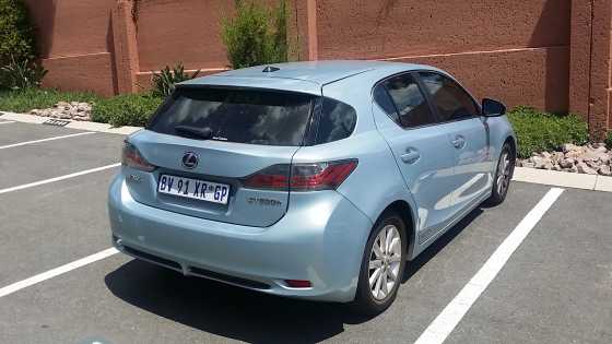 2012 Lexus CT200H Hybrid 124000km.Automatic,Very Low Fuel Consumption 4,8100.Like NEW