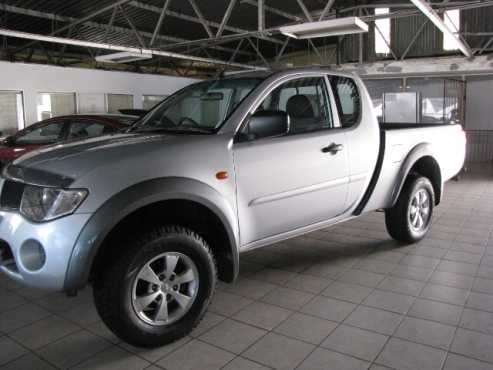 2012 Mitsubishi Triton 2.5 Di-D Club Cab