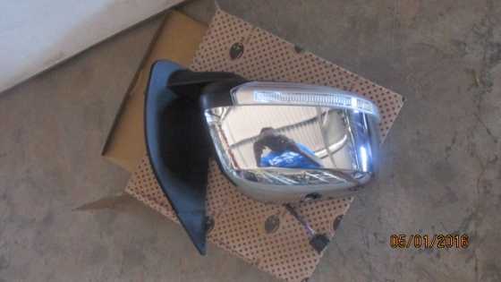 2012 Nissan Navara right mirror new