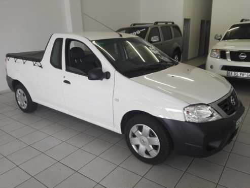 2012 Nissan NP200 1.6 8V Base  AC