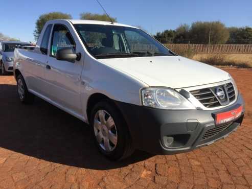 2012  nissan np200 1.6 ac