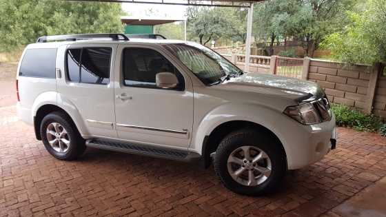 2012 Nissan Pathfinder 3.0 dCi V6 LE AT White