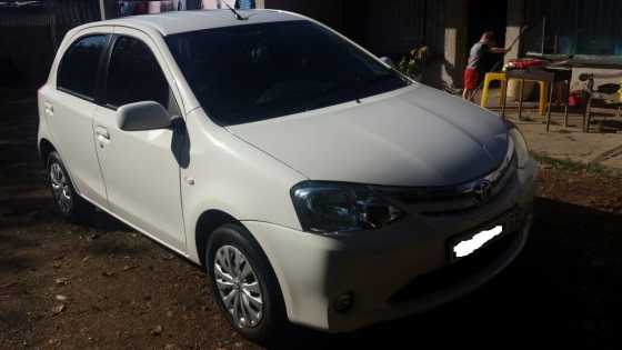 2012 toyota etios 1.5 hatch like new