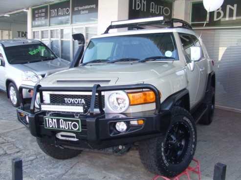 2012 TOYOTA FJ CRUISER