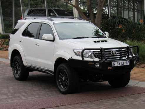 2012 Toyota - Fortuner  III 3.0 D-4 D  4 X 4