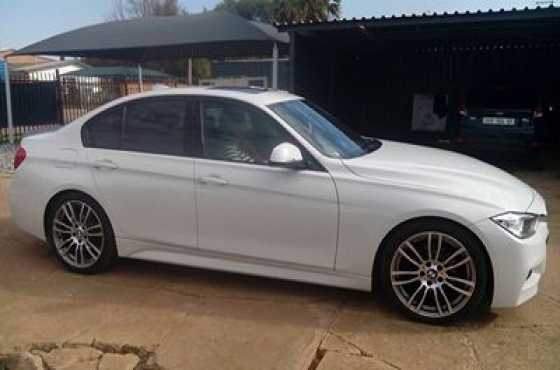 2013 BMW 320i M- Individual Auto