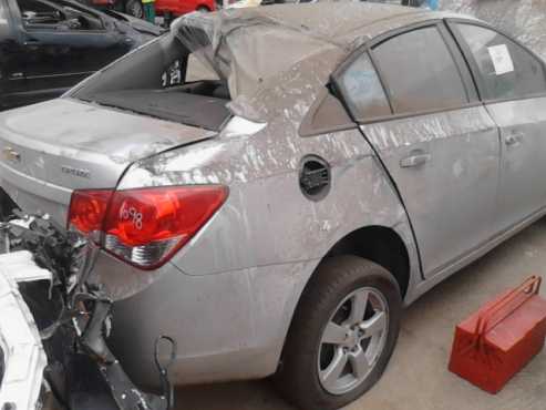 2013 Chev Cruz breaking for parts