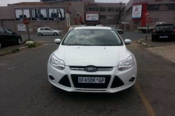 2013 ford focus 1.6i white