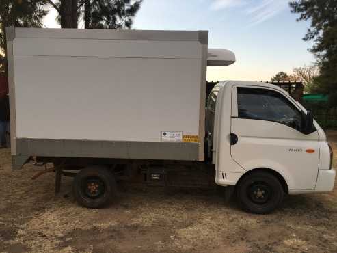 2013 HYUNDAI H100 BAKKIE WITH COLD UNIT - VERY GOOD CONDITION