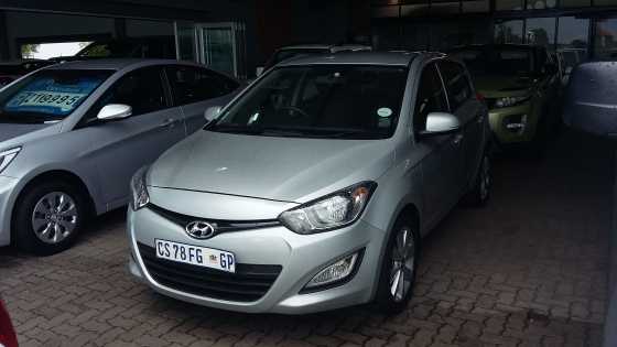 2013 Hyundai i20 1.4 Glide . 68,000 km039s