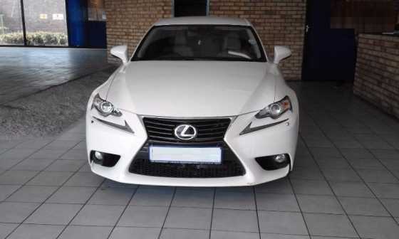 2013 Lexus Is350 Sedan 25,960km Automatic Gear, Reverse Camera, Push to Start Button, Navigation Scr