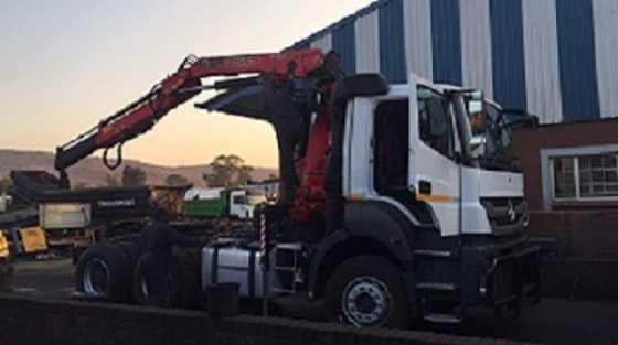 2013 Mercedes-Benz Axor 3335 Crane Truck