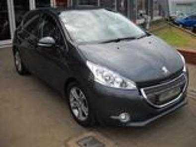 2013 PEUGEOT 208 1.6 ALLURE  3100KM R159950