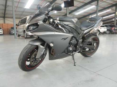 2013 Yamaha YZF R1 (25543kms)