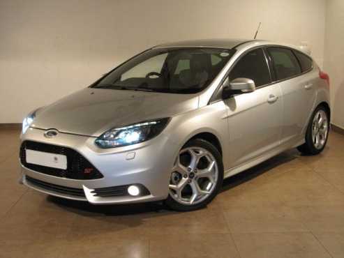 2014 Ford Focus ST 2.0 Ecoboost ST 3 Low Km