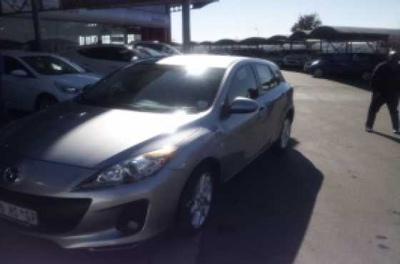 2014 Mazda 3 1.6 Sport Dynamic . 32,000 Km039s