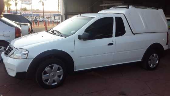 2014 Nissan NP 200, 1.6 For sale Canopy, radio, cd  Excellent condition and well looked after