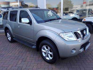 2014 Nissan Pathfinder 2.5 dCi SE AT.