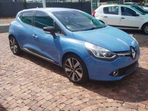 2014 Renault Clio 900T Dynamique, with low kms