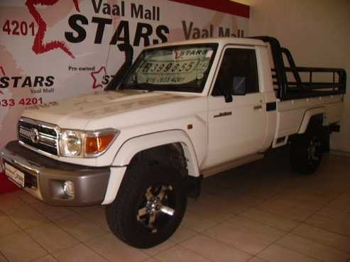 2014 Toyota Land cruiser 4.0 pick up