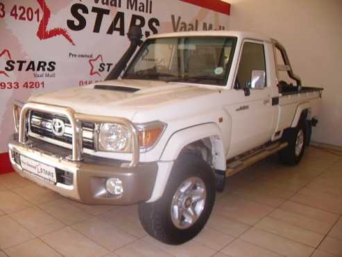 2014 Toyota land cruiser 4.5 diesel pick up