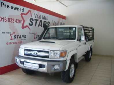 2014 Toyota land cruiser 4.5 V8 Diesel pick up