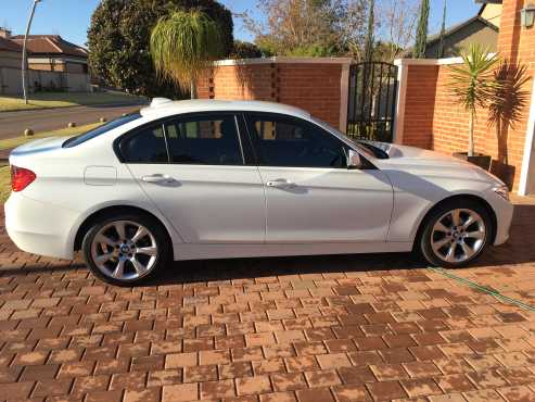 2015 BMW 320i AT White - As good as new - Immaculate