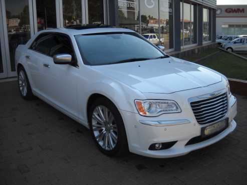 2015 Chrysler 300c 3.0d lux auto 22000km R399950