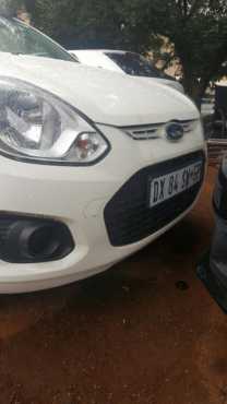 2015 Ford Figo Central locking, transponder key, air conditioning, power steering, airbags, 5 speed