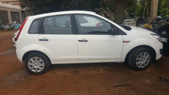 2015 Ford Figo Central locking, transponder key, air conditioning, power steering, airbags, 5 speed