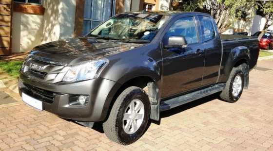 2015 Isuzu - KB 250D-Teq LE Extended Cab (Charcoal Grey)