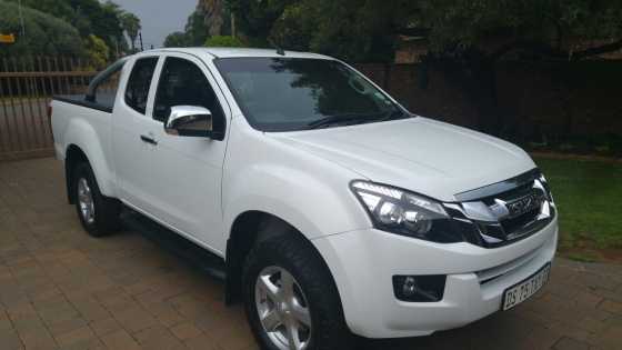 2015 Isuzu KB300 D-TEQ Extended Cab only 9000km