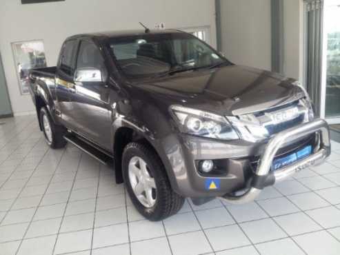 2015 Isuzu KB300 D-Teq LX Ex-Cab 4x4 Manual , 27,000 km039s