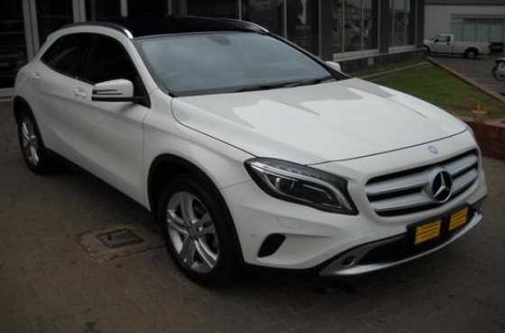 2015 MERCEDES BENZ GLA 220D 4MATIC STYLE 14500KM