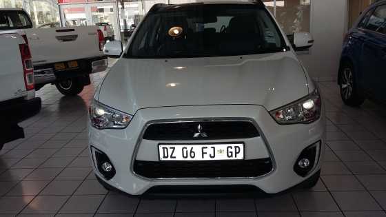 2015 Mitsubishi ASX 2.0 GLS Automatic 9,500 km039s