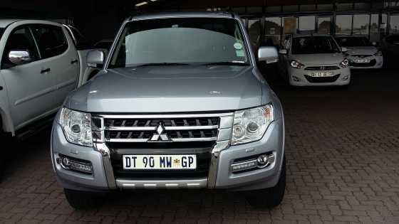 2015 Mitsubishi Pajero 3.2 Di-D GLS , LWB , Exceed Auto . ( Demo)