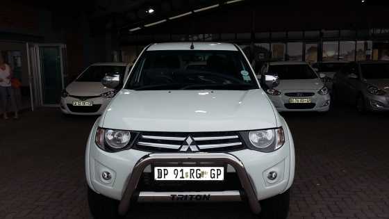 2015 Mitsubishi Triton DCab 2.5 Di-D 4x4 manual