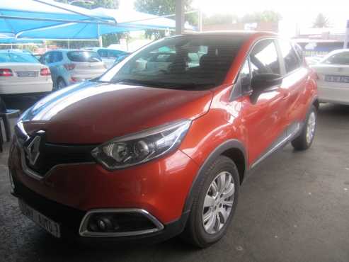 2015 Orange Renault Captur 1,6 turbo