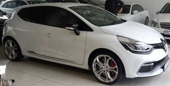 2015 Renault Clio IV 200 RS Cup