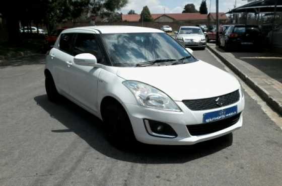 2015 SUZUKI SWIFT IN EXCELLENT CONDITION